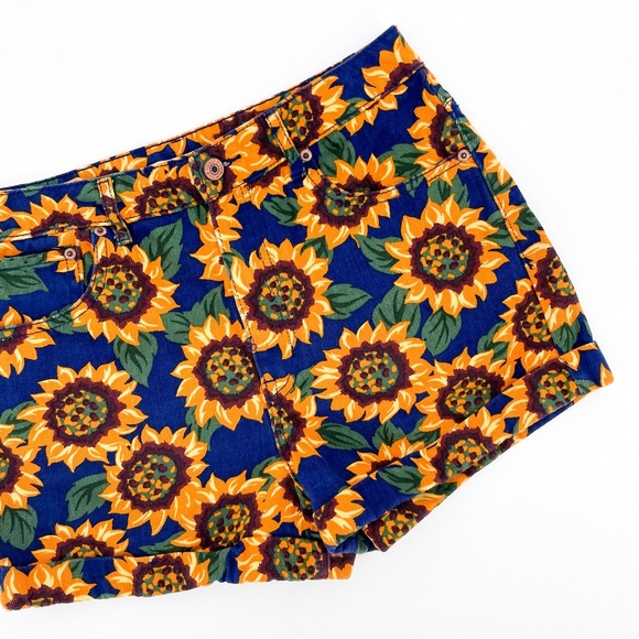 Forever 21 Sunflower Print High Rise Denim Shorts Size 27 - Picture 1 of 8